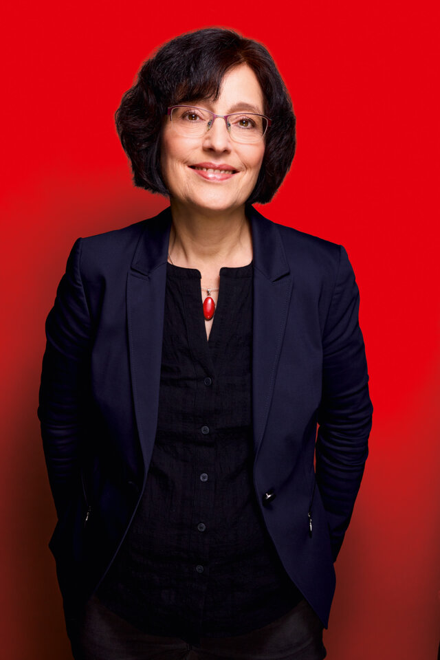 Claudia Walther/ Als Co-Vorsitzende der KölnSPD erkläre ich meine Solidarität mit den Beschäftigten von Ford. Wir unterstützen Euren Kampf gegen die Stellenstreichungen und fordern den Erhalt und die Weiterentwicklung des Standortes!